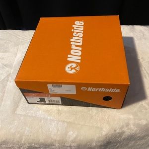 NEW Never Worn Snow Boots